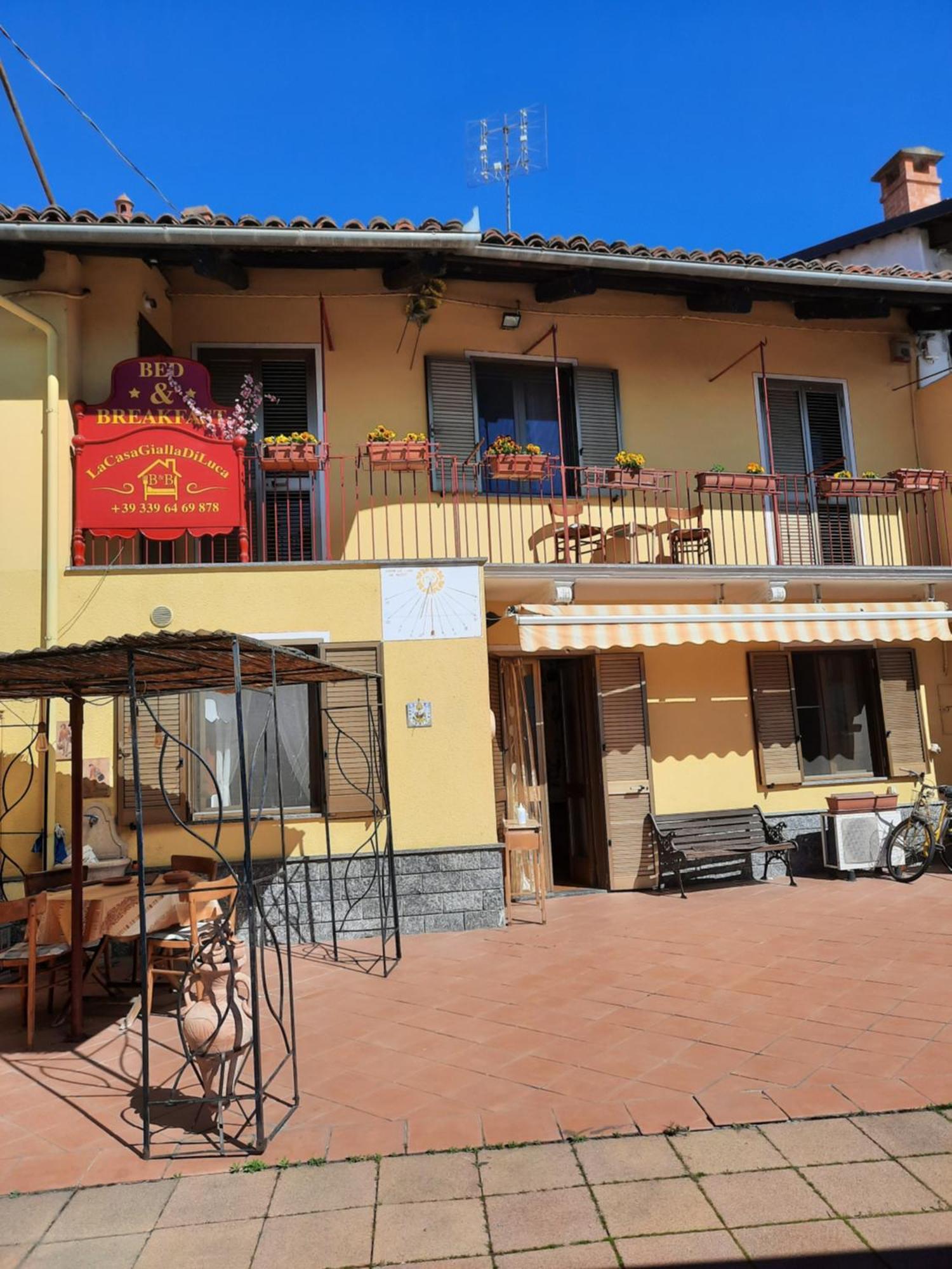 B&B La Casa Gialla Di Luca Mazzè Quarto foto